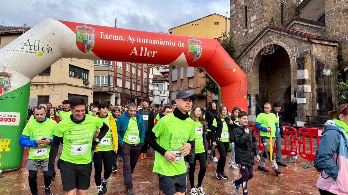 Marcha de la Asociación Española Contra el Cáncer (AECC) en Moreda