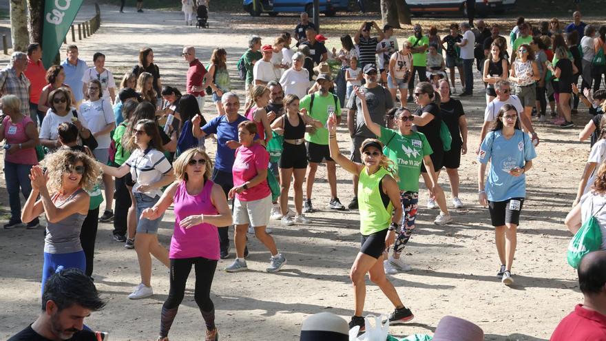 Clase de zumba en Castrelos como calentamiento antes de la caminata.¡