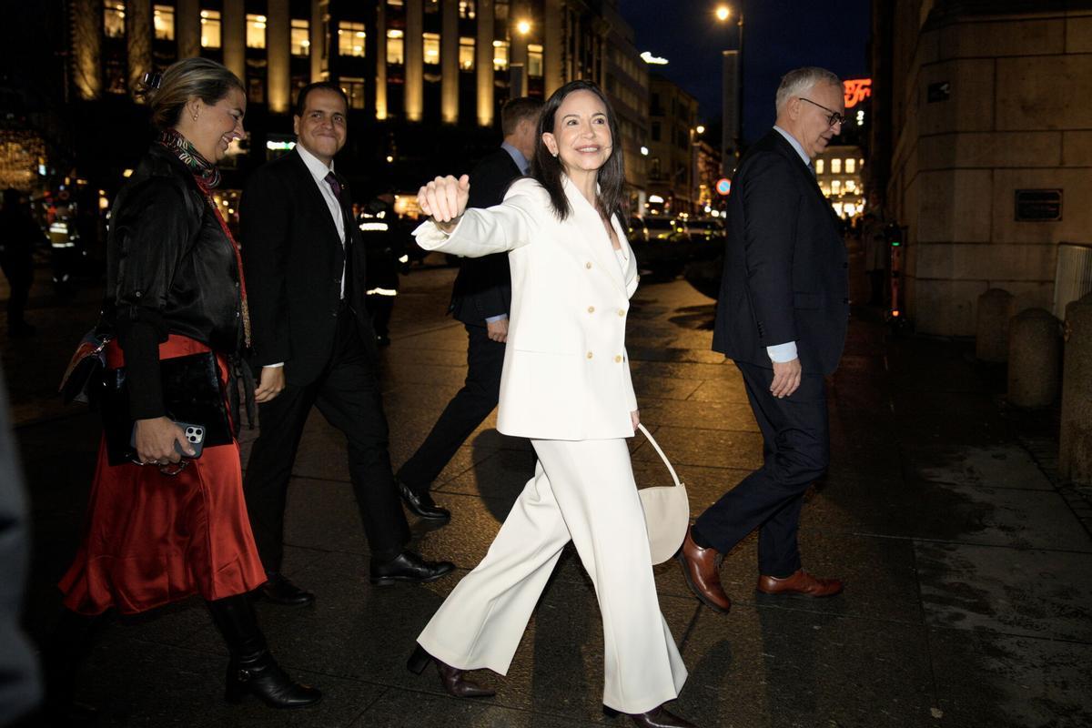 Oslo (Norway), 11/12/2025.- Nobel Peace Prize laureate Maria Corina Machado on her way to Norways Parliament, the Storting, in Oslo, Norway, 11 December 2025. She received the Nobel Peace Prize 2025 for her tireless work promoting democratic rights for the people of Venezuela and for her struggle to achieve a just and peaceful transition from dictatorship to democracy. Due to the situation in Venezuela, she was unable to attend the award ceremony. (Noruega) EFE/EPA/STIAN LYSBERG SOLUM NORWAY OUT. NORWAY OUT