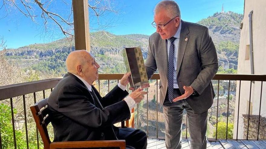 Gustavo Torner recibe en Cuenca el I Premio Eusebio Sempere