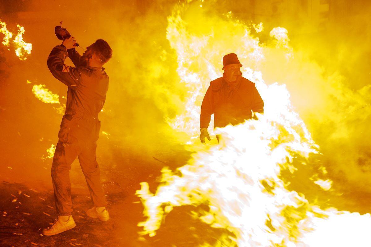 La provincia de Cáceres celebra el 'Día de la Pura' bajo el fuego