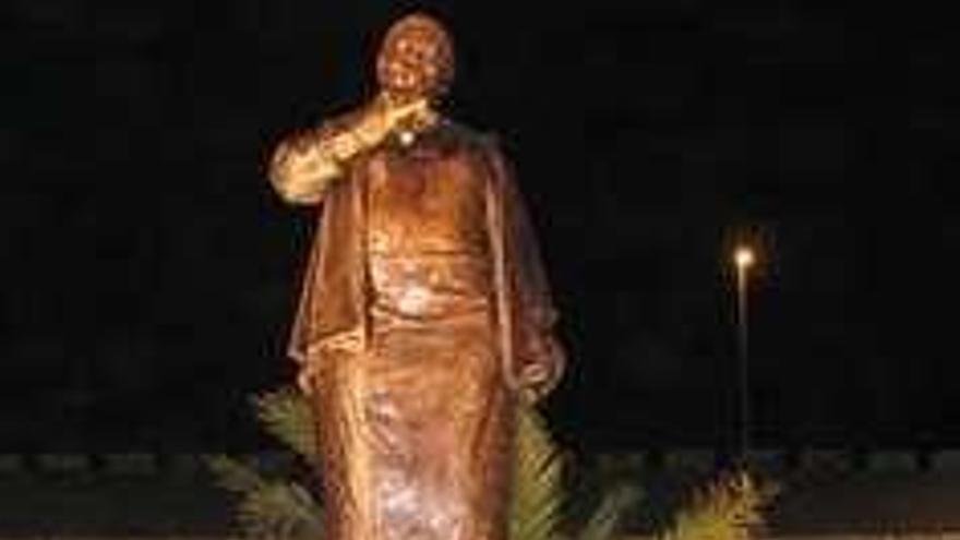 Estatua de Cesária Évora