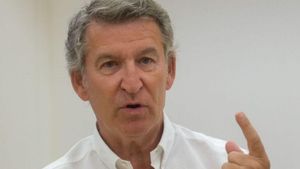 Feijóo denuncia la inacció del Govern davant la "crisi incendiària"