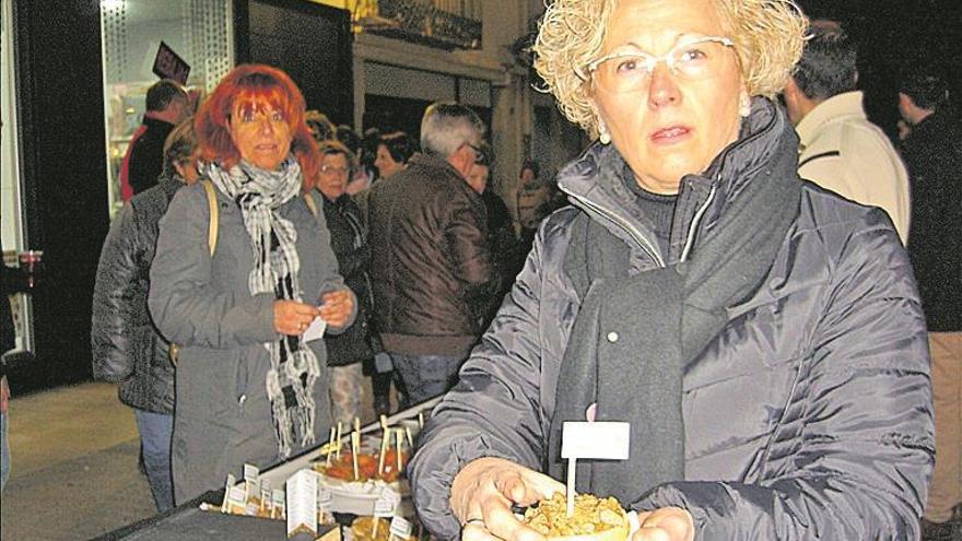 Un mar de pinchos para rendir culto a la ‘carxofa’