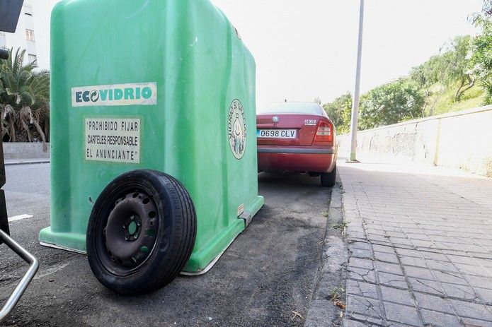 Basura y trastos en las calles