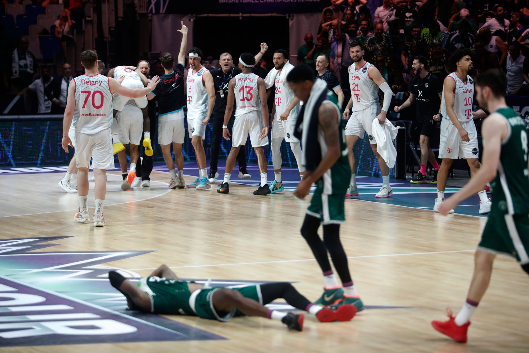 El Unicaja - Telekom Bonn, semifinal de la BCL, en imágenes.