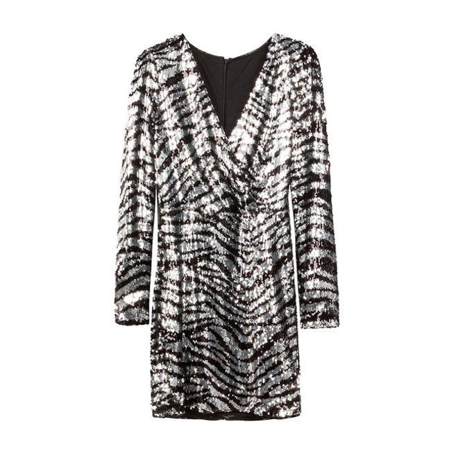 Colección Party de Bershka: mini vestido de lentejuelas y animal print