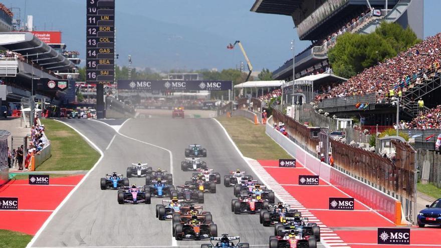 Hamilton hace historia con Ferrari y vuelve a enamorar en Barcelona