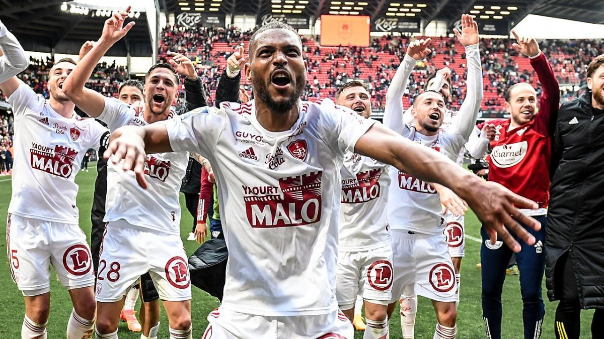 Los jugadores del Brest celebran su clasificación a Europa para la próxima temporada
