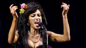El ‘biopic’ d’Amy Winehouse comença amb mal peu