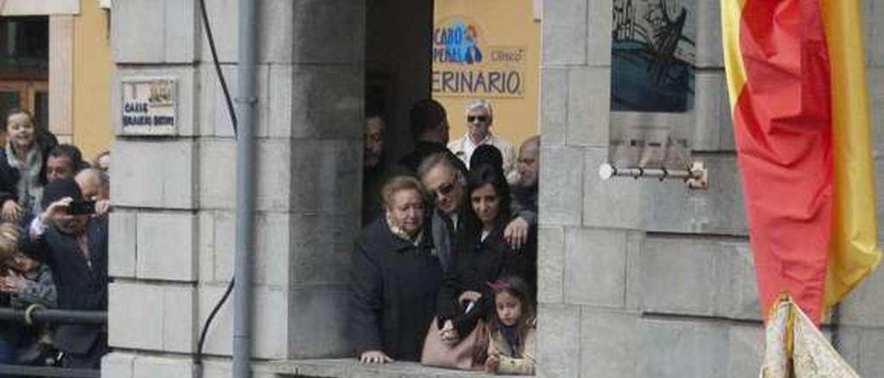 La retirada del velo a la Virgen, acto culminante de la Semana Santa candasina.