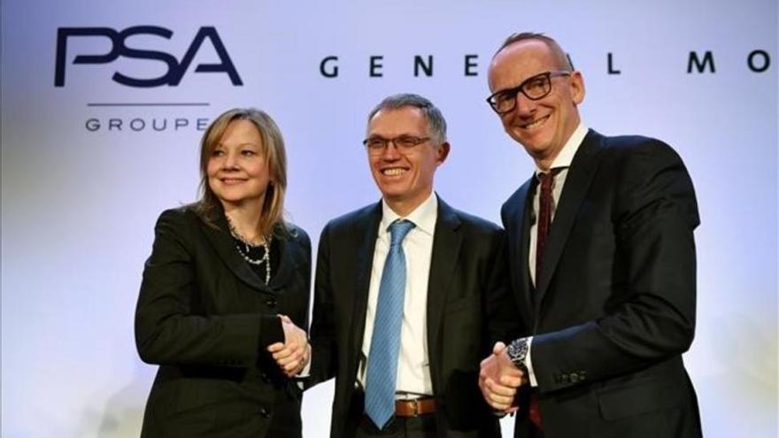 Hollande aplaude la compra de Opel por PSA y cree que beneficiará a ambos grupos