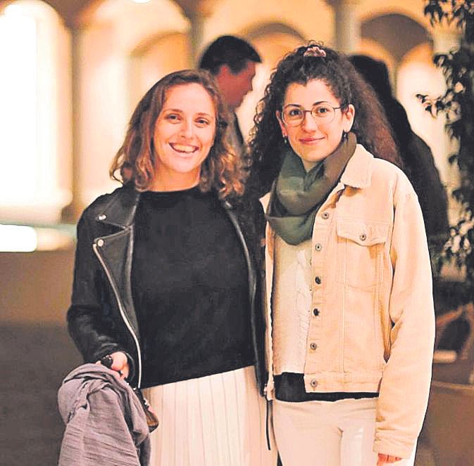 Jackie Herbst y Pilar Gamundi del CCA.