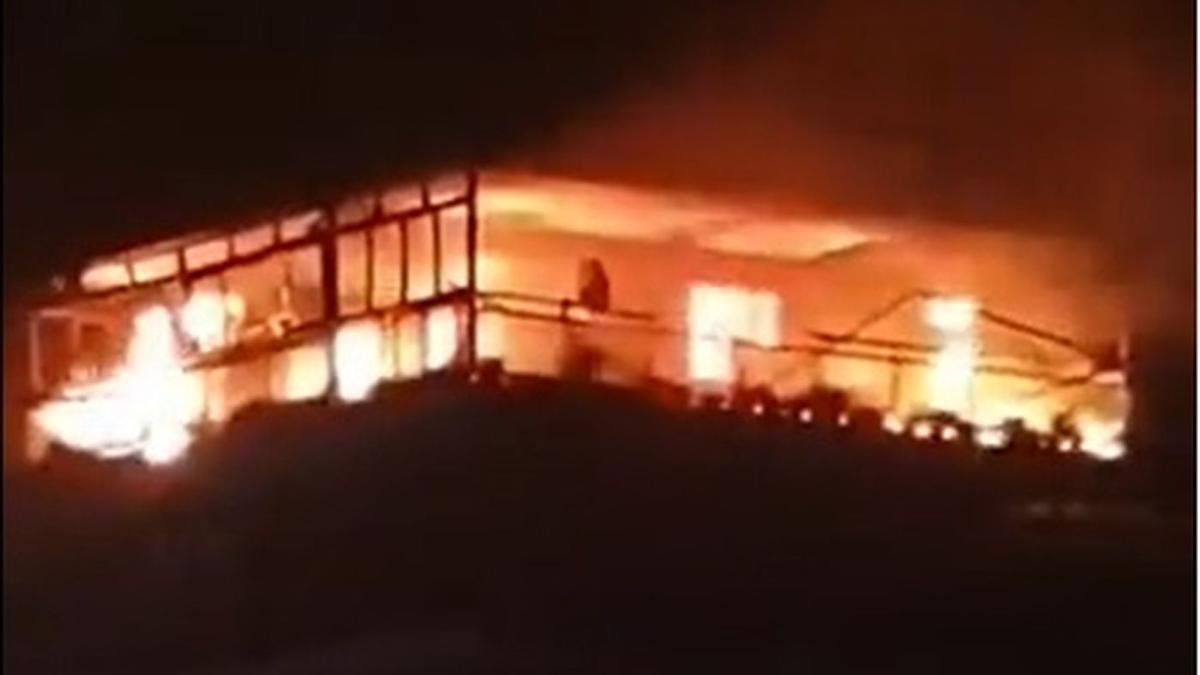 Incendio en un bloque de apartamentos de Benicàssim