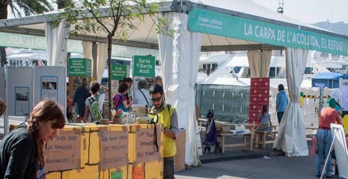 Una de les carpes instal·lades en l’última edició de la Trobada d’Entitats de Barcelona.