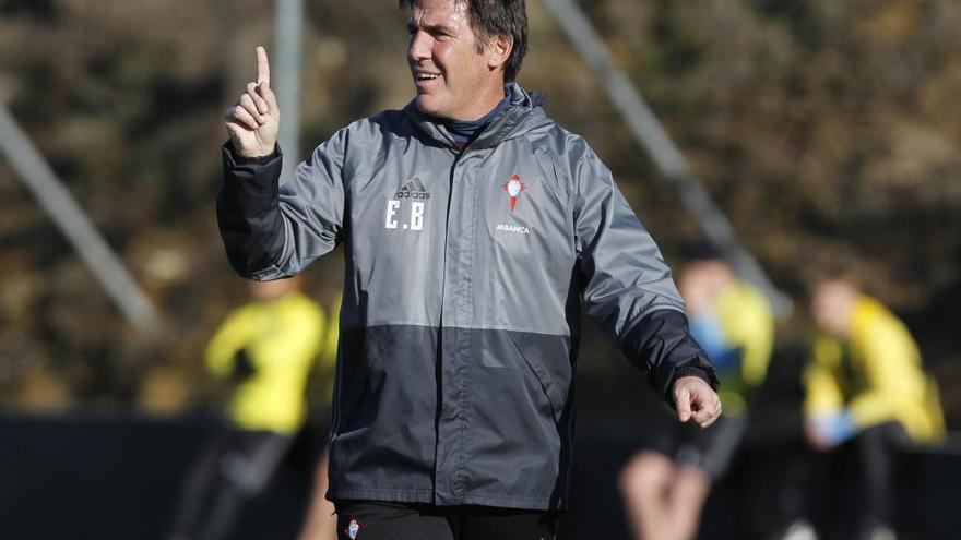 Berizzo da instrucciones en A Madroa. // R. Grobas