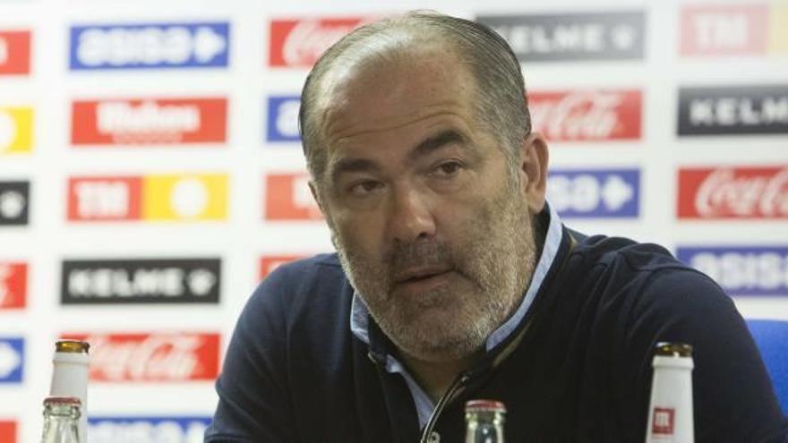 El entrenador del Hércules, Josip Vinsjic, ayer durante su comparecencia ante la prensa en el estadio José Rico Pérez.