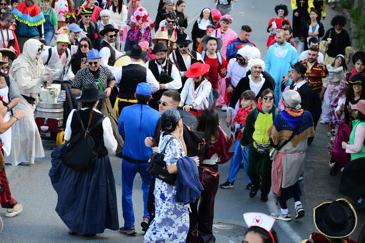 A primeira xornada do tradicional Entroido do Hío en imaxes (II)