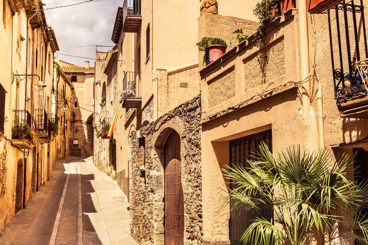 Peralada es uno de los pueblos más emblemáticos del Alt Empordà