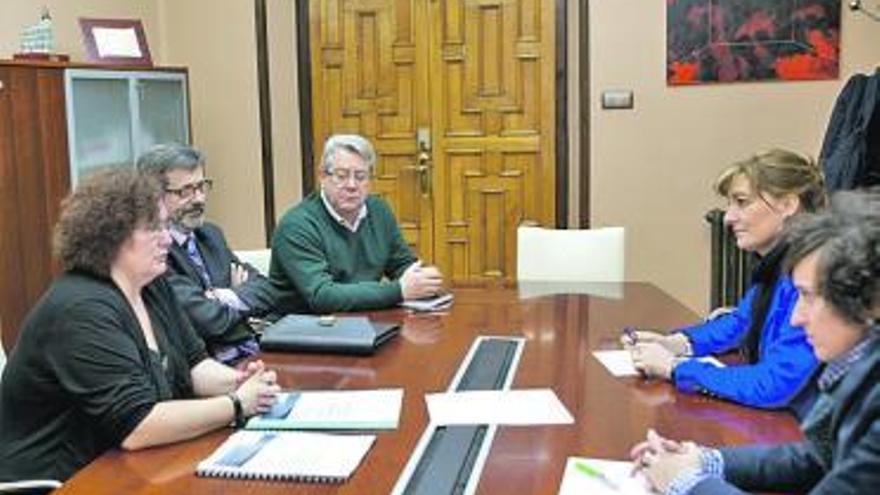 Reunión de la Alcaldesa con los representantes del sector empresarial.