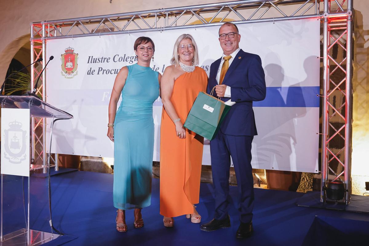 El Colegio de Procuradores de Las Palmas premia la labor de seis profesionales