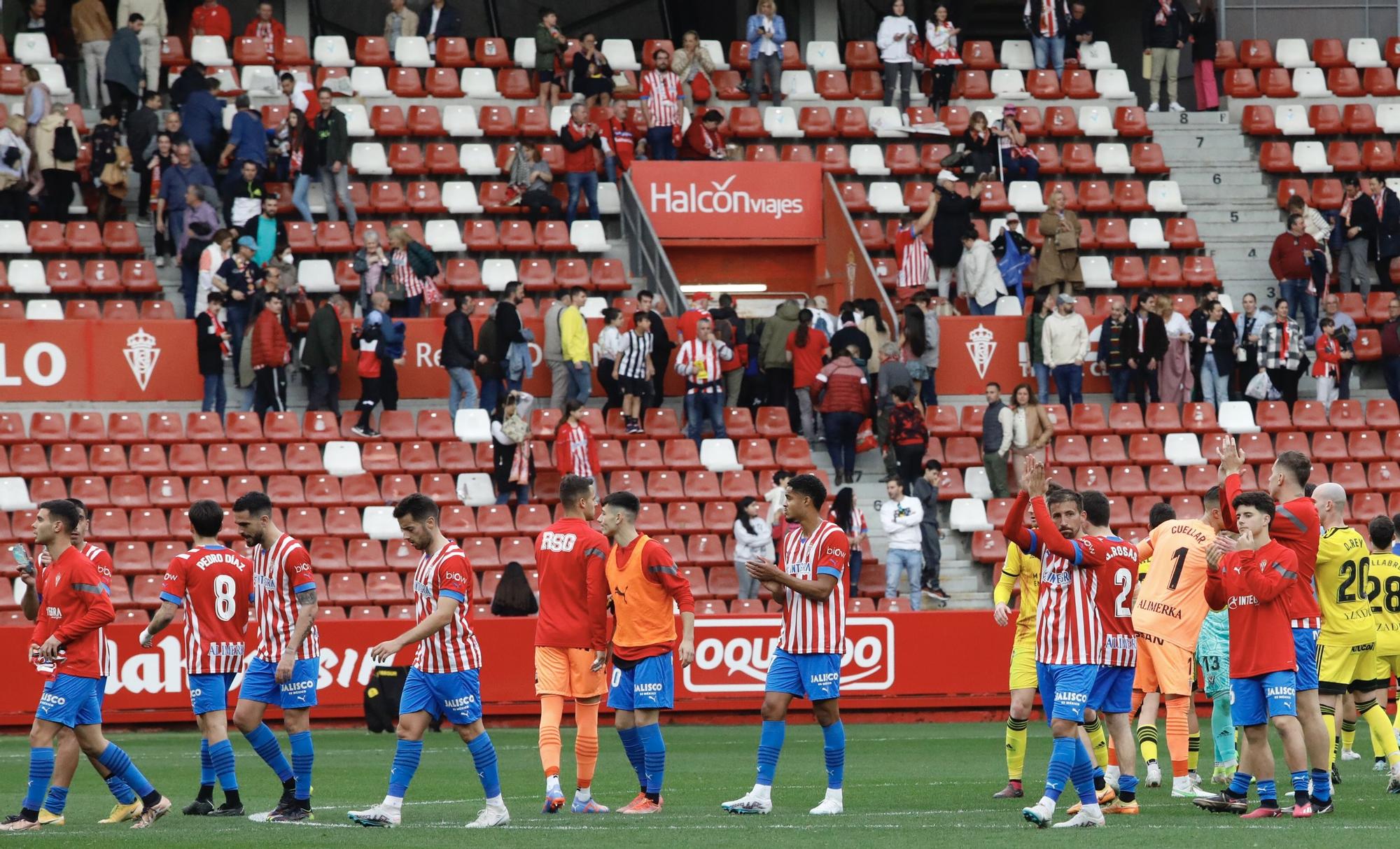 En imágenes: Así fue el partido entre Sporting y Mirandés en El Molinón