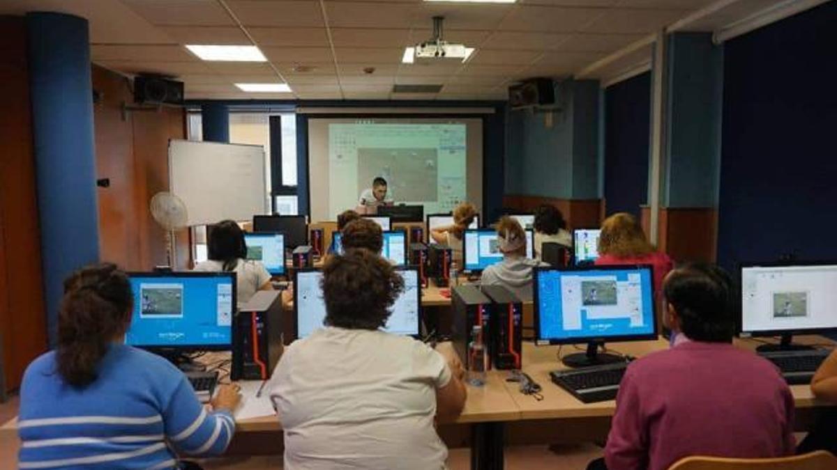 BOIRO CEMIT | A Aula CeMIT de Boiro imparte catro cursos de novas ...