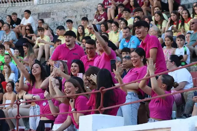 ¿Salió tu peña en el Grand Prix de San Pedro? Búscate en nuestra gran galería fotográfica
