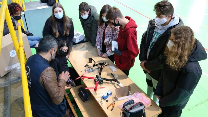 El IES de Teis ya tiene dron para aprender a luchar contra los incendios