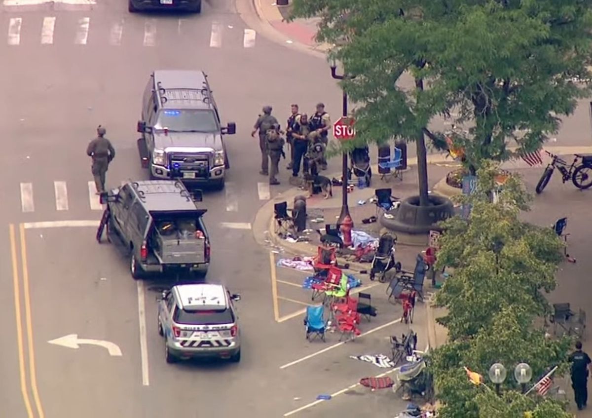 Un nuevo tiroteo en Highland Park se salda con seis muertos durante la celebración del Día de la Independencia