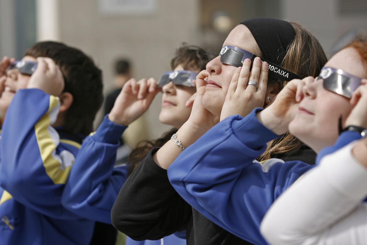 Sense parlar de l’eclipsi