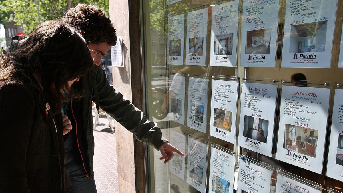 Anuncios de venta de pisos en Barcelona.