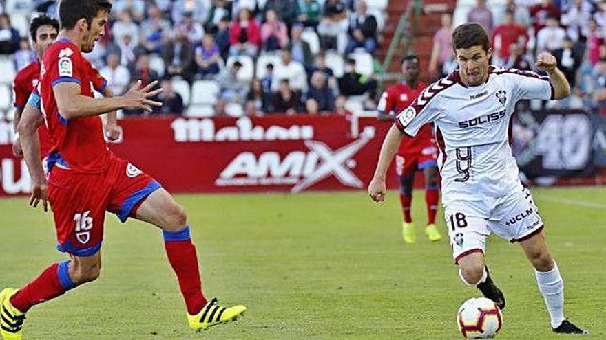 Imagen del partido del Carlos Belmomente entre el Albacete y el Nàstic.