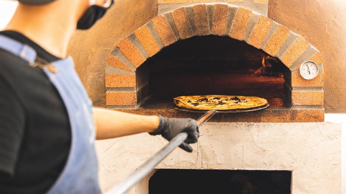 Pizza Botifarra. Del Poble Pizzería.