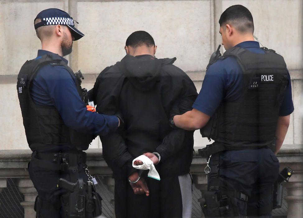 Un detenido en Londres que portaba dos cuchillos junto a Downing Street