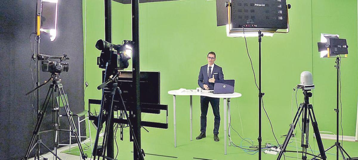 Las universidades virtuales comienzan a «robar» estudiantes a la UA y UMH