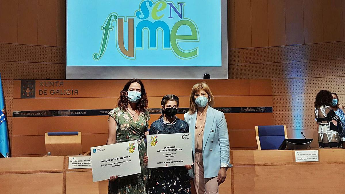 María del Carmen González e Iria Blanco, cos premios de Clases sen fume.