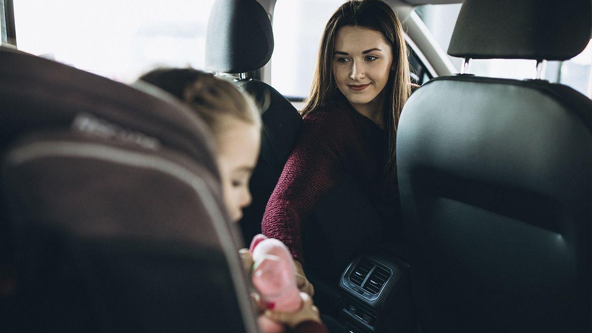 Ocho claves para viajar en coche con niños