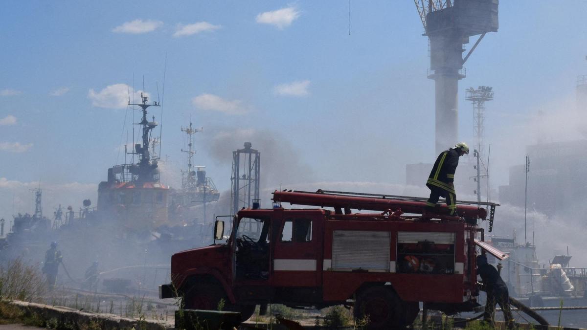 Un dels molls de càrrega del port d&#039;Odessa, després de l&#039;atac amb míssils