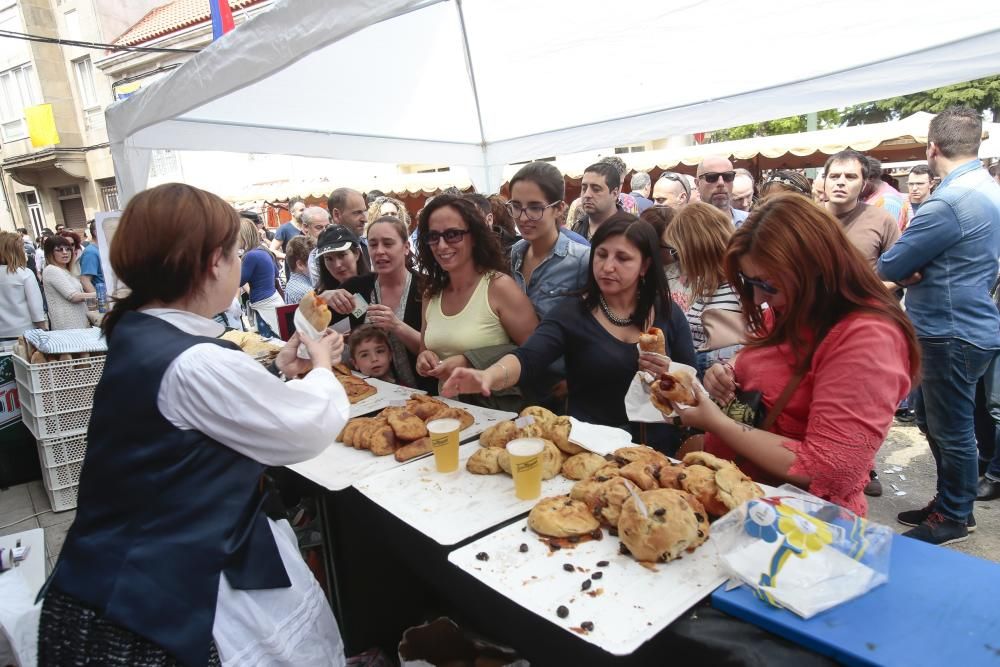 El barrio vigués celebra entre gastronomía, artesanía, música y baile la expulsión de las tropas francesas en 1809