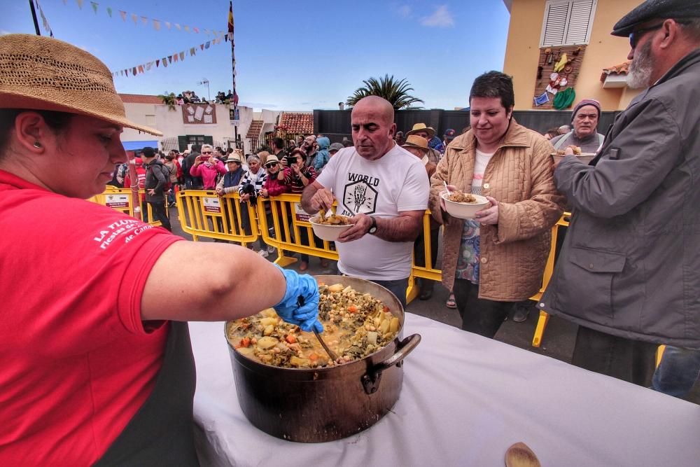 Puchero de La Florida. Reparto del puchero que ...