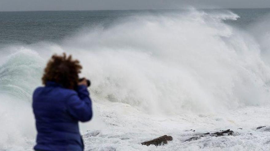 Alerta por olas de cuatro metros esta semana en Castellón