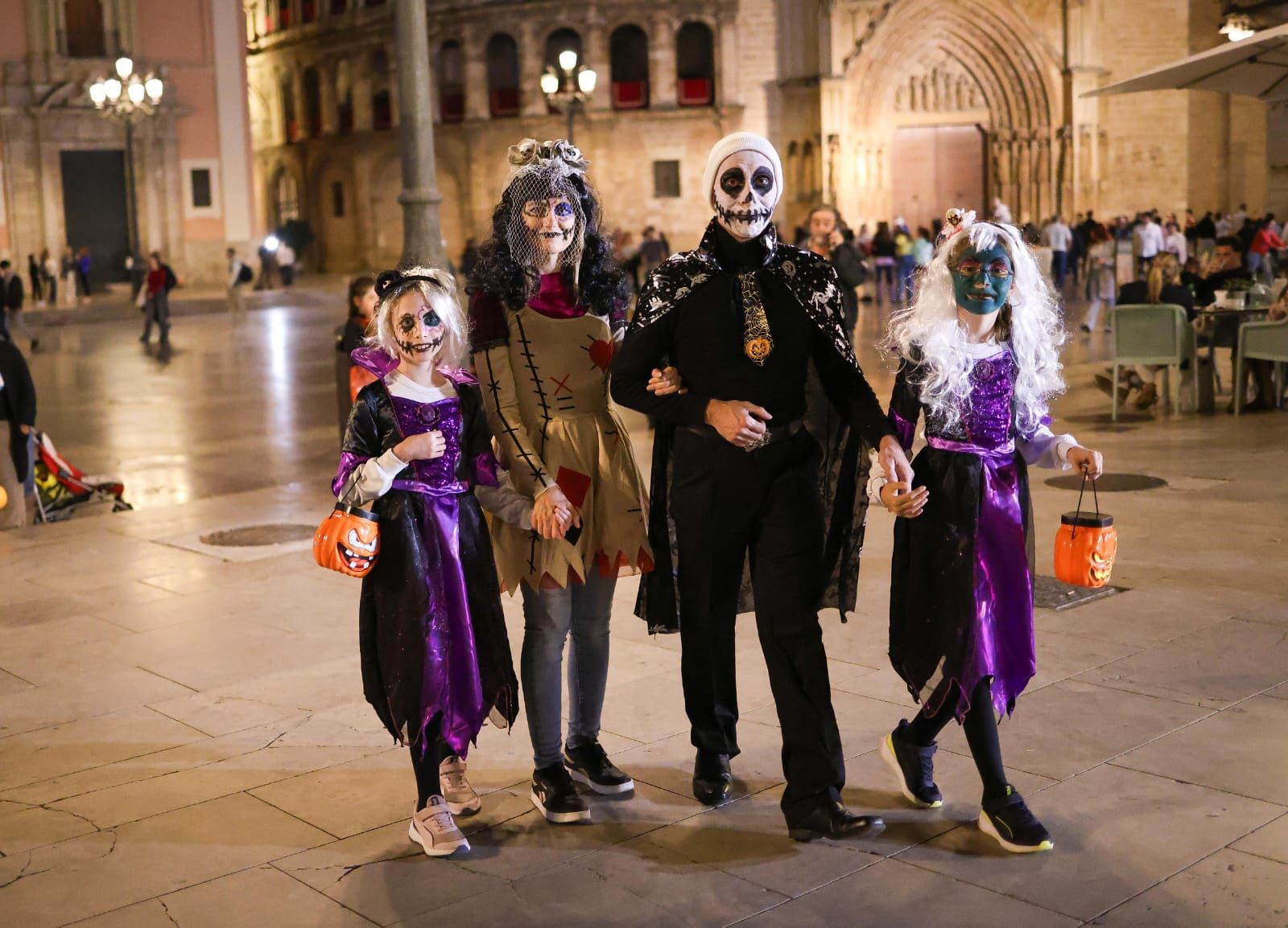 València se disfraza para celebrar Halloween