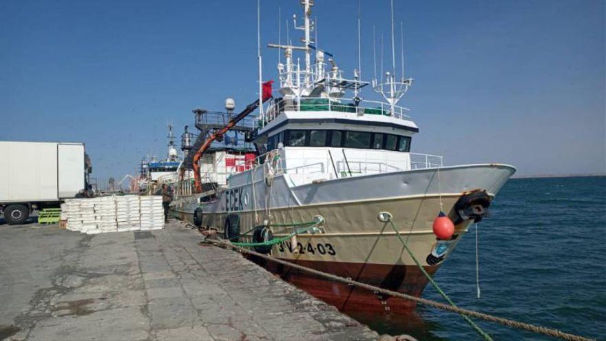 Un barco gallego en el puerto de Nouadhibou, al norte de Mauritania.