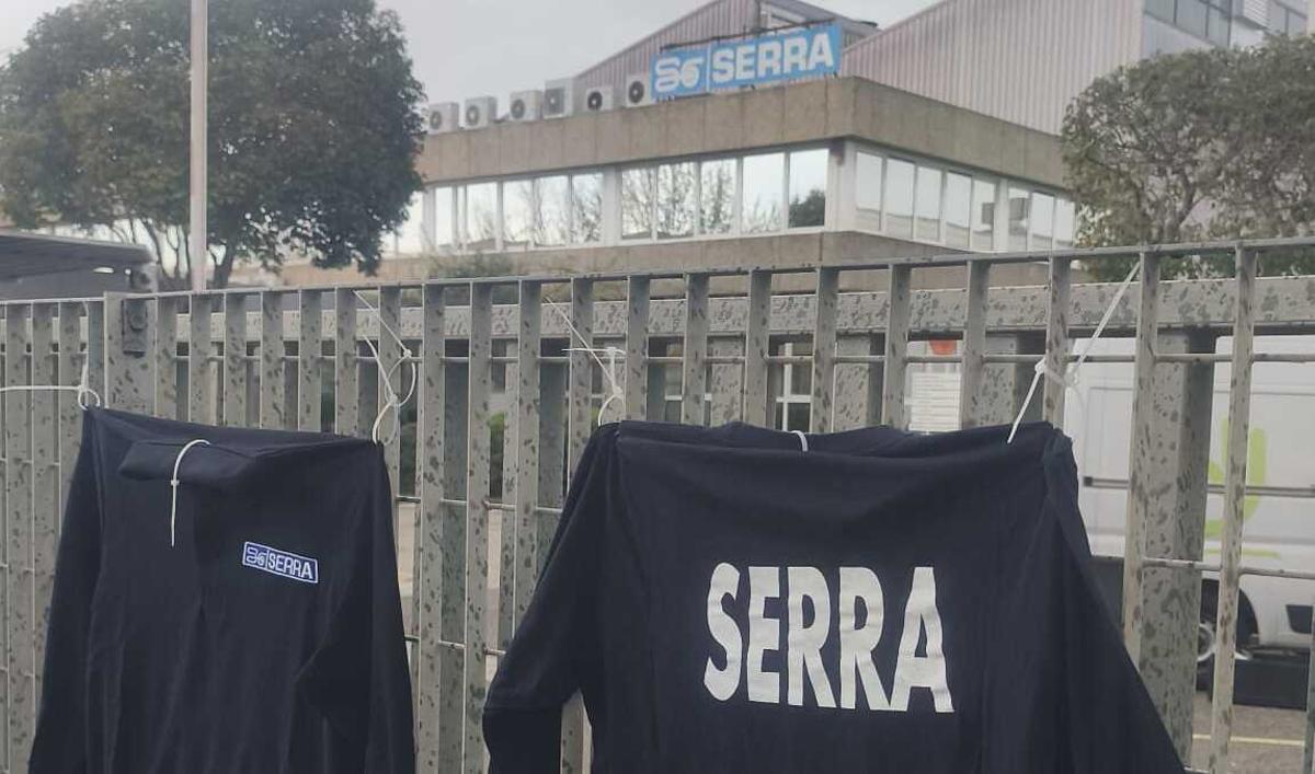 Protesta frente a la sede de Serra Soldadura