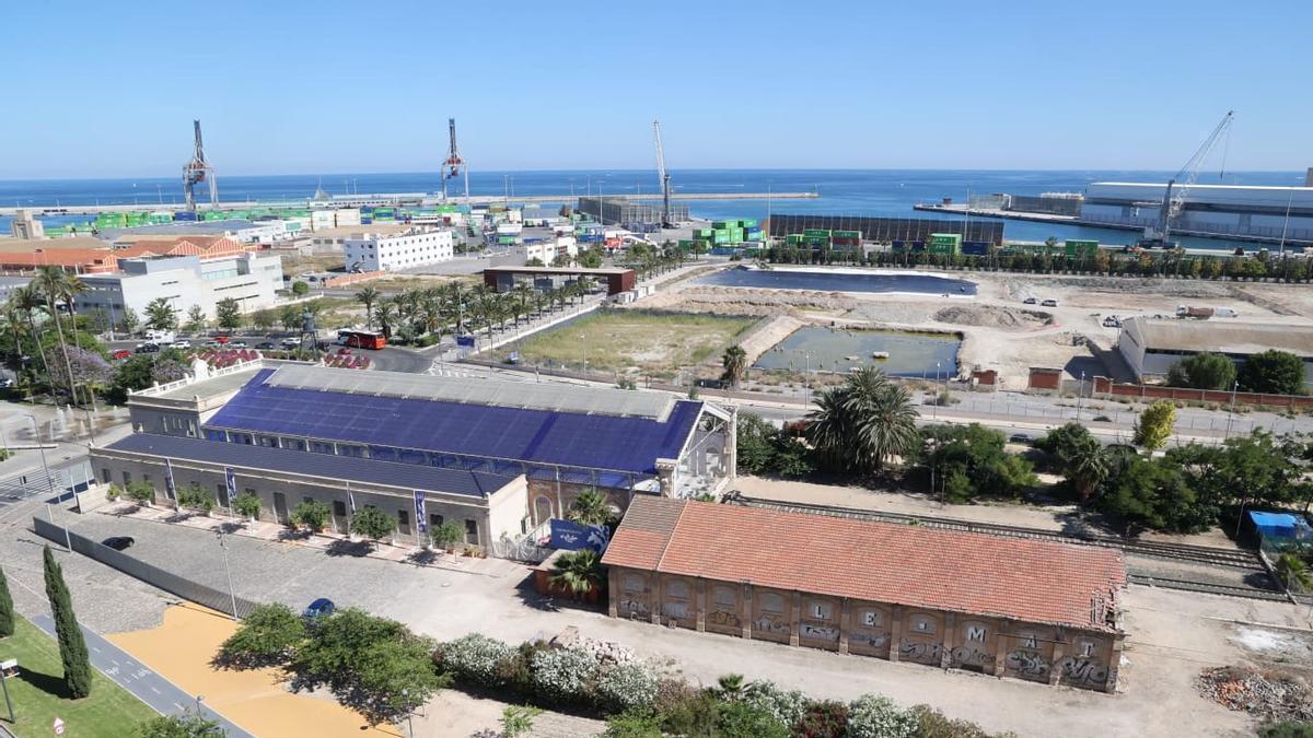 Repsol retoma el proyecto de gasolinera en los terrenos de los antiguos depósitos del Puerto de Alicante