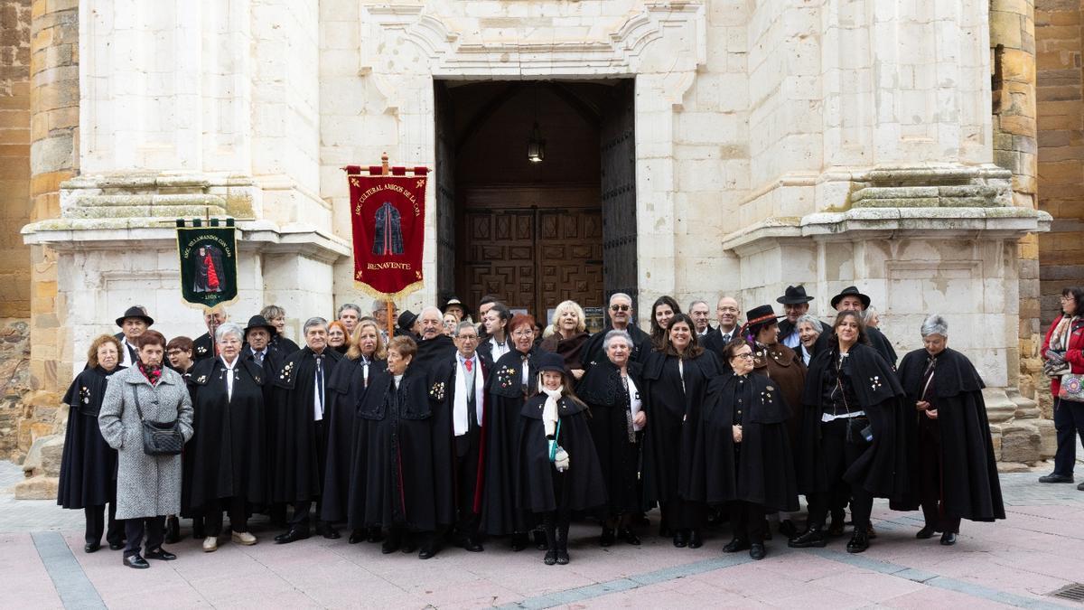 GALERÍA / Así de bien lo pasan en la fiesta anual de la Asociación de Amigos de la Capa de Benavente