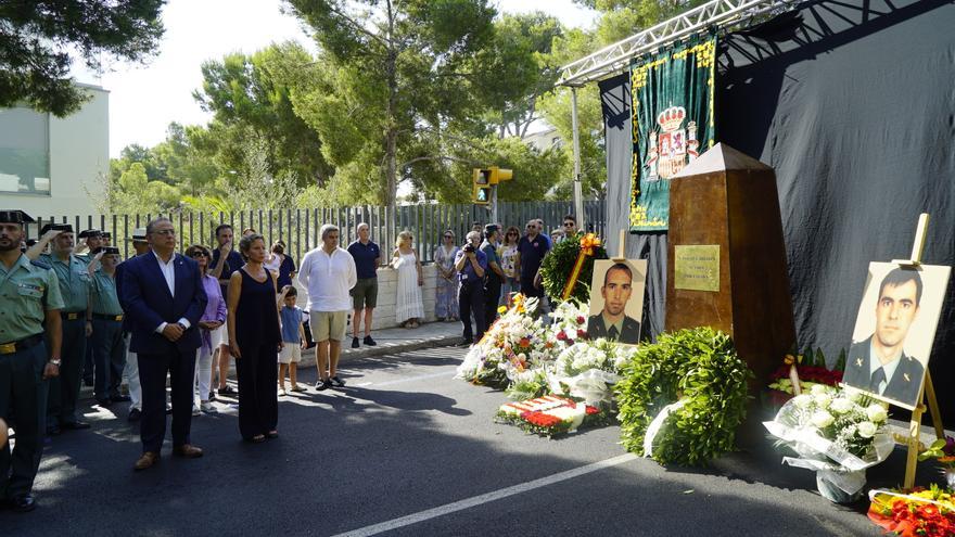 Calvià recuerda a los guardias civiles asesinados por ETA en 2009 y reivindica &quot;palabra y razón&quot; frente al &quot;terror&quot;