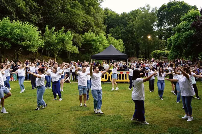 As imaxes da Ruada de Val do Dubra: emoción, baile e homenaxe a Chiño