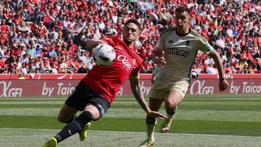 El Mallorca respira con un gol de Raillo y el Granada se ahoga